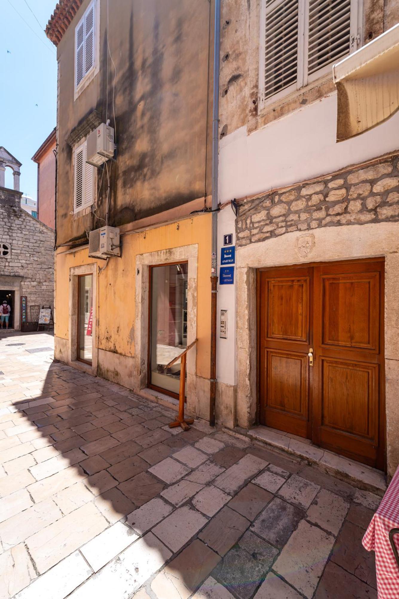 Апартаменти Timeless Antique Old Town With Terrace Задар Екстер'єр фото