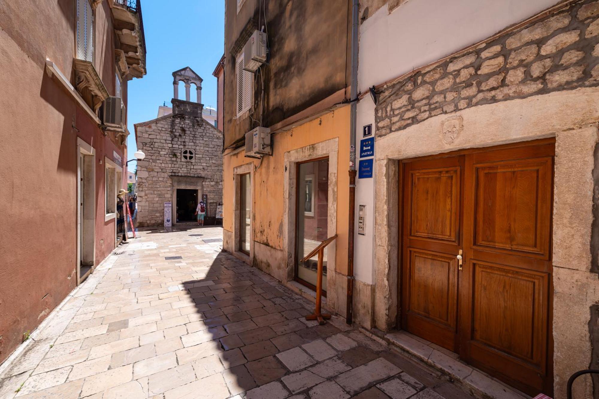 Апартаменти Timeless Antique Old Town With Terrace Задар Екстер'єр фото